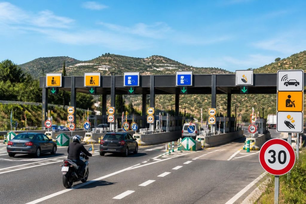 découvrez tout sur le péage autoroute en espagne : tarifs, règles essentielles et astuces pratiques pour économiser lors de vos trajets en voiture.