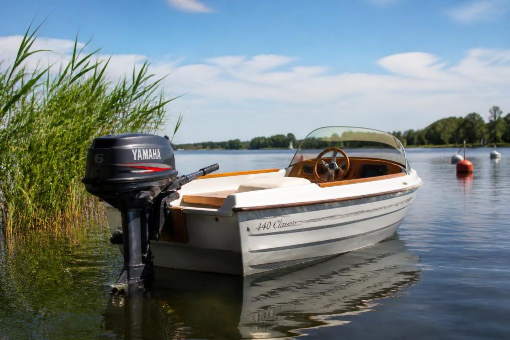 découvrez comment choisir le moteur bateau 6cv idéal pour votre embarcation. guide complet pour trouver la puissance et le modèle adaptés à vos besoins nautiques.